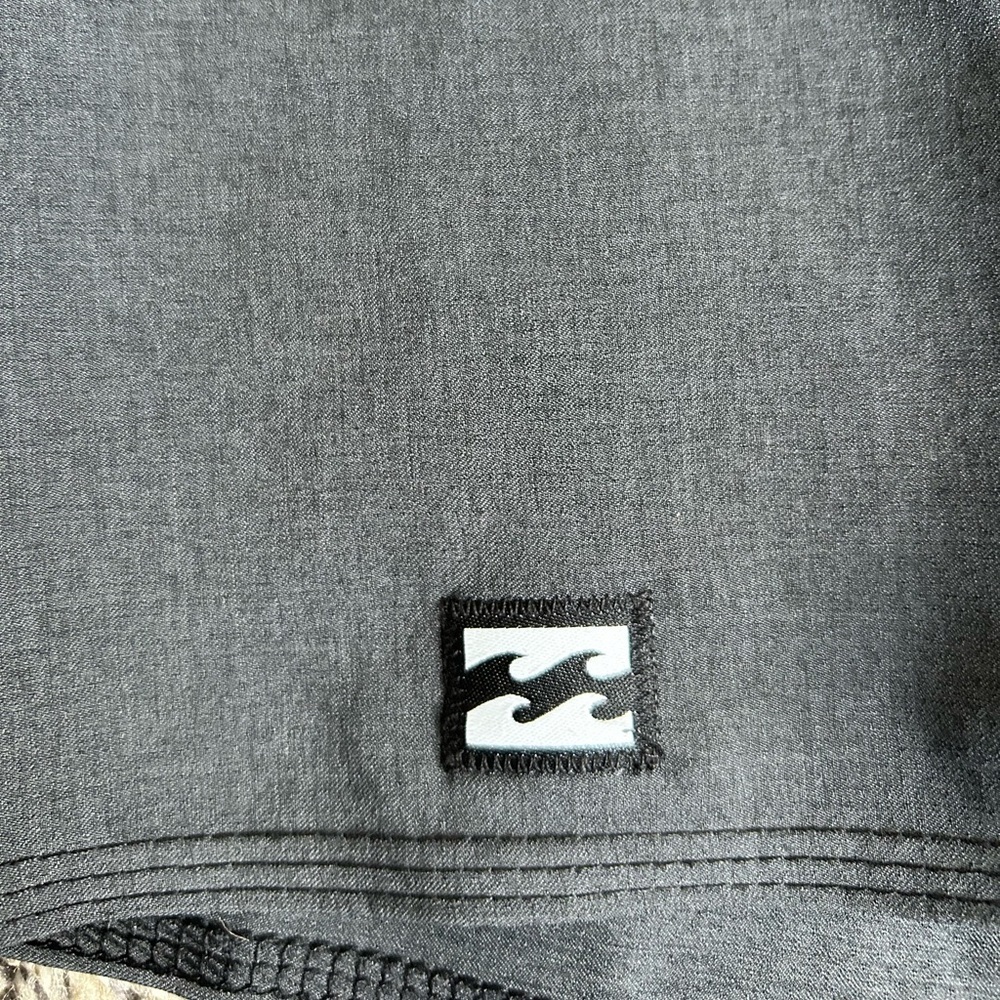 Billabong Men’s Gray/Black Men’s Swim Trunks size 29 - Picture 7 of 7